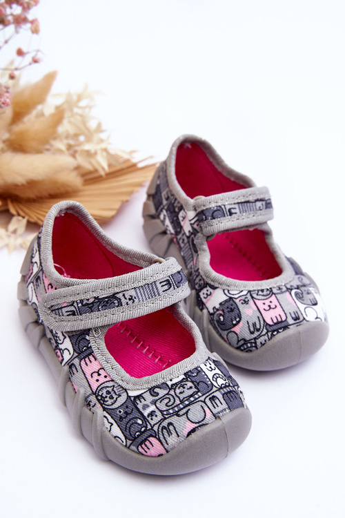 Slippers of the Ballerina Befado Cats 109P261 Gray