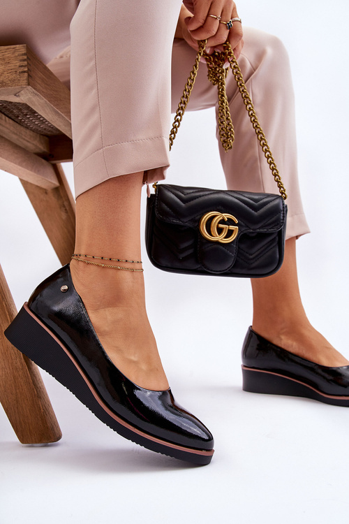 Classic Patent Wedge Pumps Beige Paola