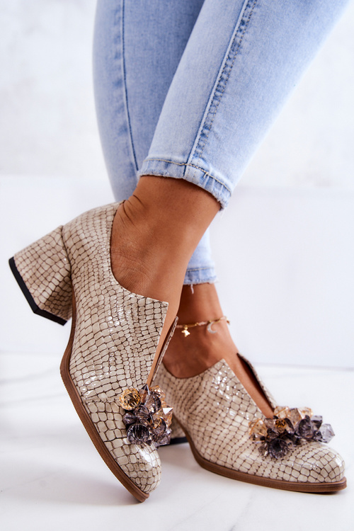 Leather shoes with crocodile pattern With Beige Delaver Decoration