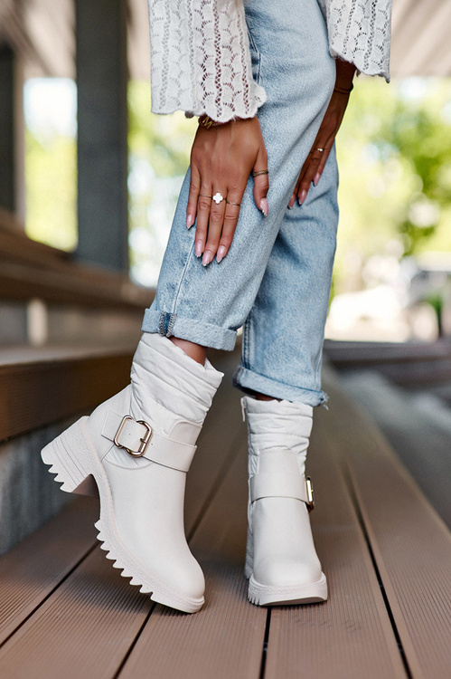 Leather Buckle-Fastened Insulated Boots Beige Osonia