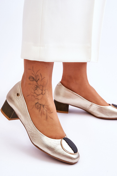 Leather Low Heel Pumps Maciejka 05960-25 Gold