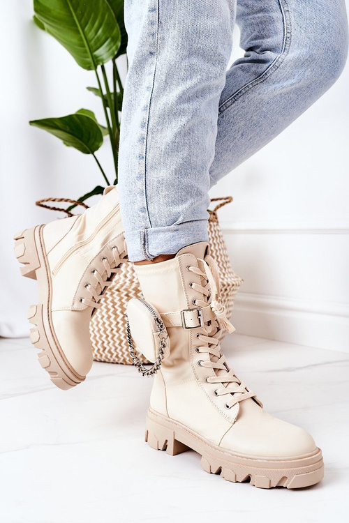 Insulated Boots With A Purse Beige Look At Me