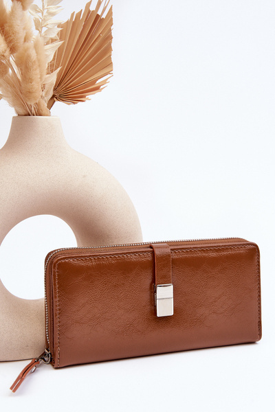 Women's Lacquered Wallet with Magnetic Closure Brown Nereva Bielia