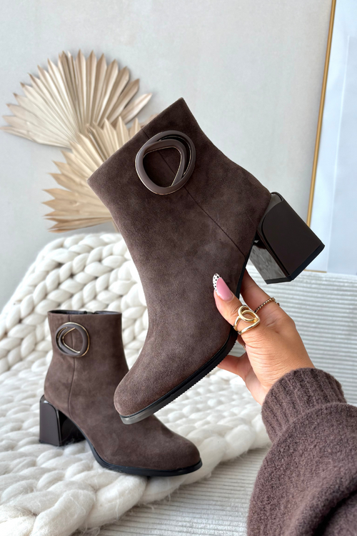 Suede Block Heel Boots with Lining Decorative Detail Artiker 57C0017 Brown