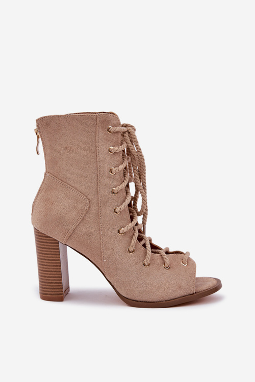 Heeled sandals with shaft and lacing beige Ivelseki