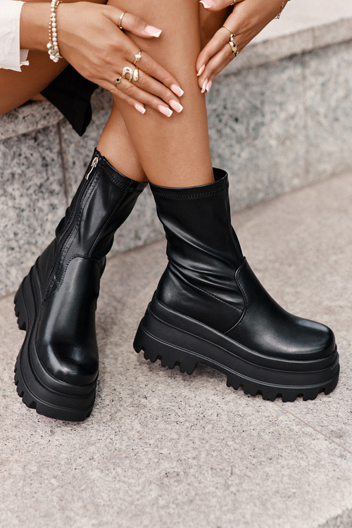 Boots On Massive Platform Black Florinara