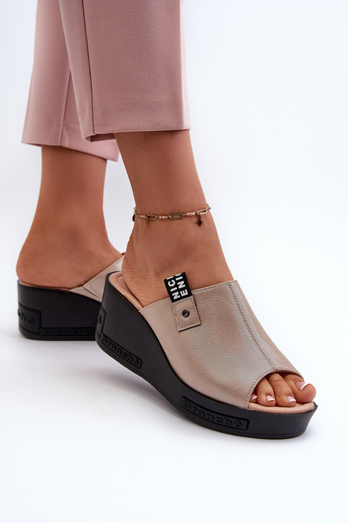 Damskie Klapki Na Koturnie Beżowe Vleni 58291