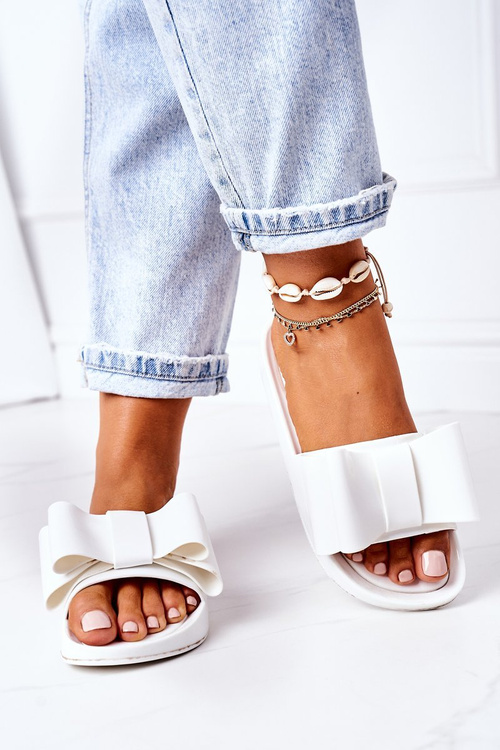 Rubber Slippers With A Bow White April