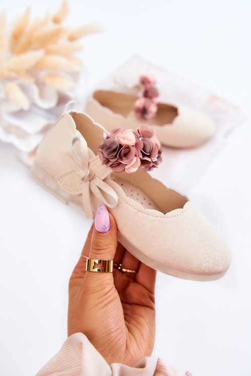 Children's Ballerinas With Velcro Flowers Light Beige Caitlin