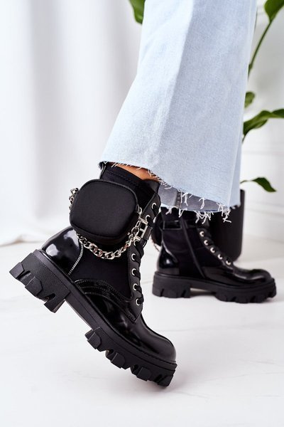 Insulated Boots With A Purse Black Get The Look