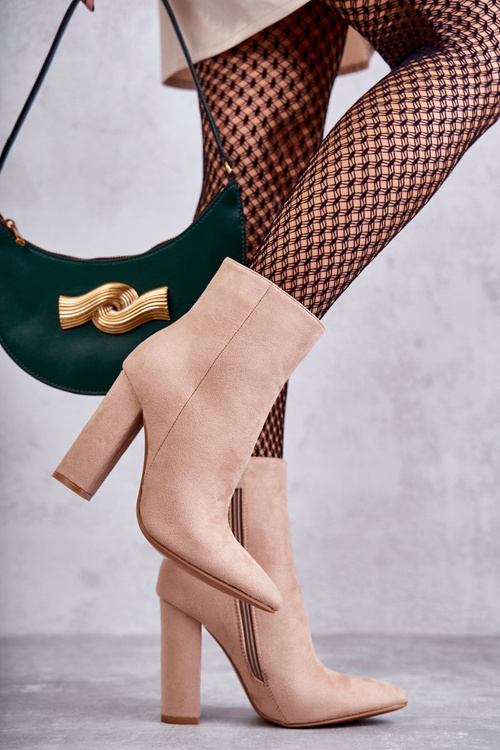 Elegant Suede Boots On a post Dark beige Ettany