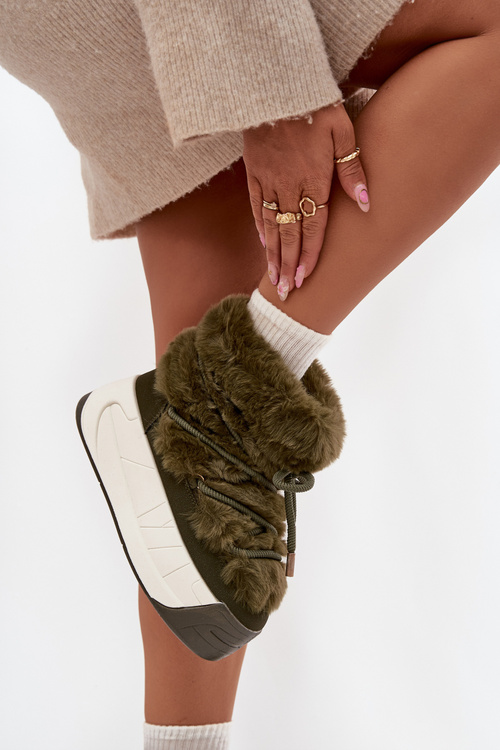 Women's snow boots on a chunky platform with laces and fur Kalivira