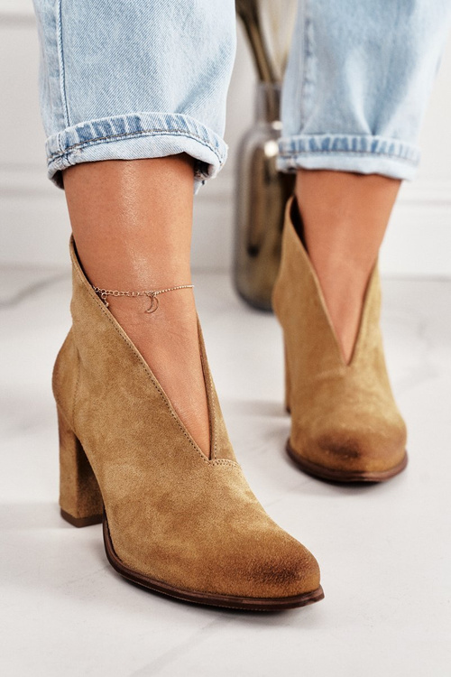 Suede Boots On A Post With A Cut Out Exquisite 1231 Camel