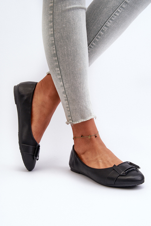 Baleriny Eko Skórzane Z Paskiem I Ozdobą Czarne Cadwenla 9988-69