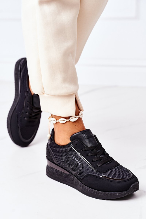 Women’s Sport Shoes Sneakers Black Under Control