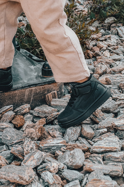 Dziecięce Wysokie Ocieplane Buty Sportowe Czarne Clafi