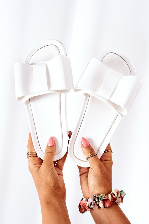 Rubber Slippers With A Bow White April