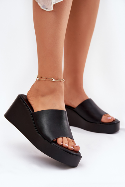 Eko Skórzane Klapki Na Koturnie Czarne Obenae