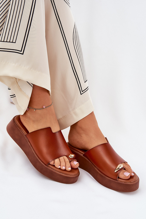 Damskie Klapki Z Ozdobnym Detalem Na Niskim Koturnie I Platformie Camel Saqesse