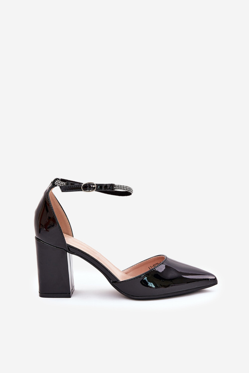 Lacquered Pumps With Pointed Toes On A Heel Black Nossabel