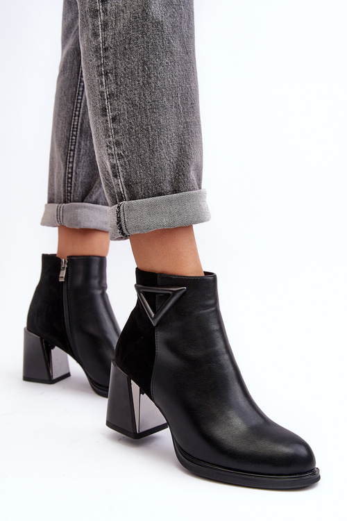 Botki Skórzane Na Słupku Czarne D&A CR8171