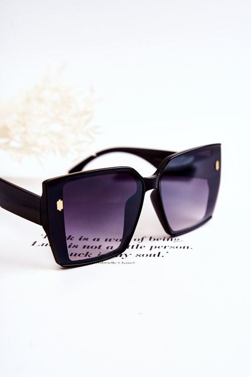 Square Sunglasses V110021 Black