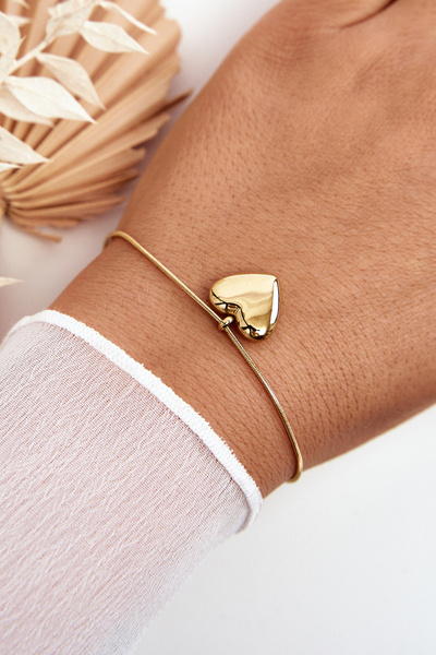 Women's gold bracelet with heart