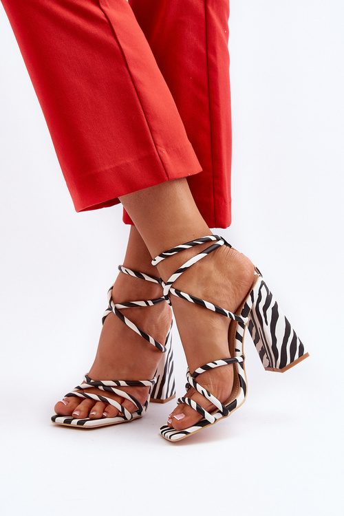 Trendy High-Heeled Sandals Black and White Josette