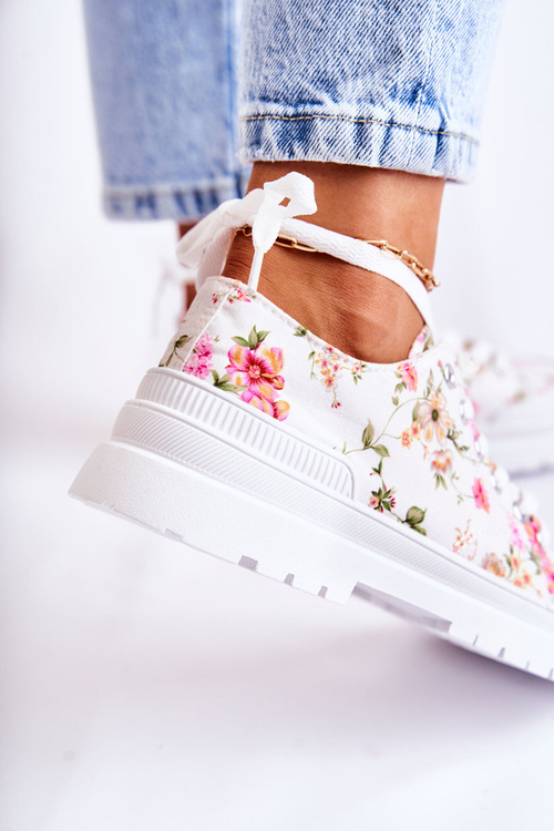 Low Sneakers Tied With Flowers White Amissa