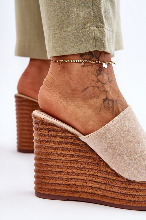 Light Flip Flops On Chunky Platform Beige Good Vibe