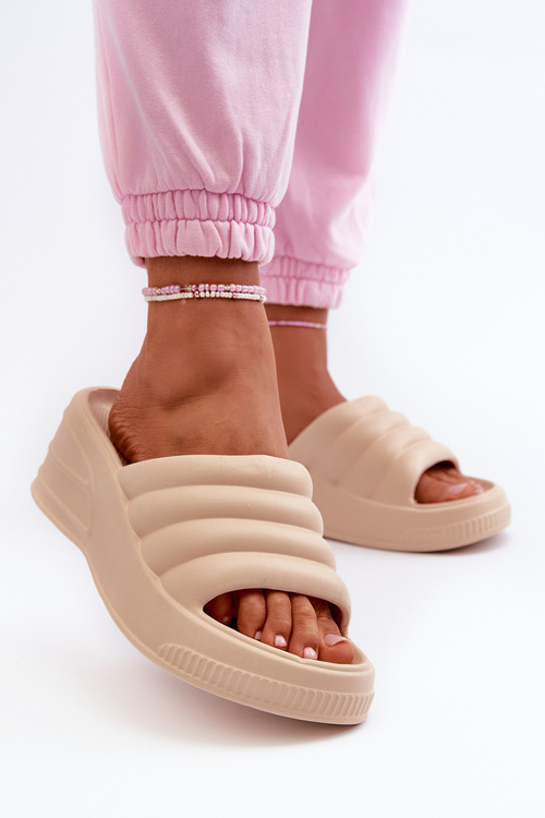 Light Foam Women's Wedge Sandals with Platform in Beige Tendrea