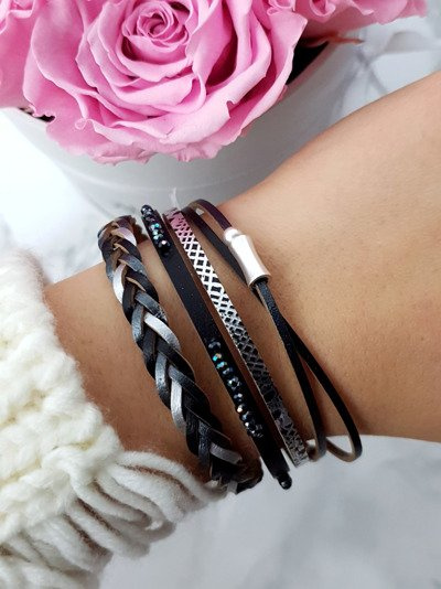 Women's Wide Thong Bracelet Black Michiko