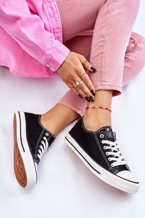 Women's Classic Sneakers Black and White Ecoma