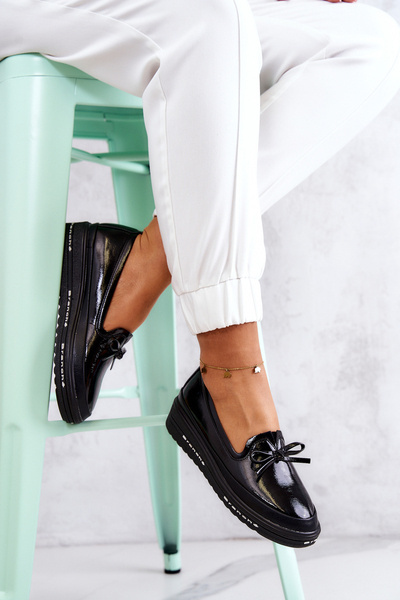Women's Lacquered Loafers On Wedge Black Frilly