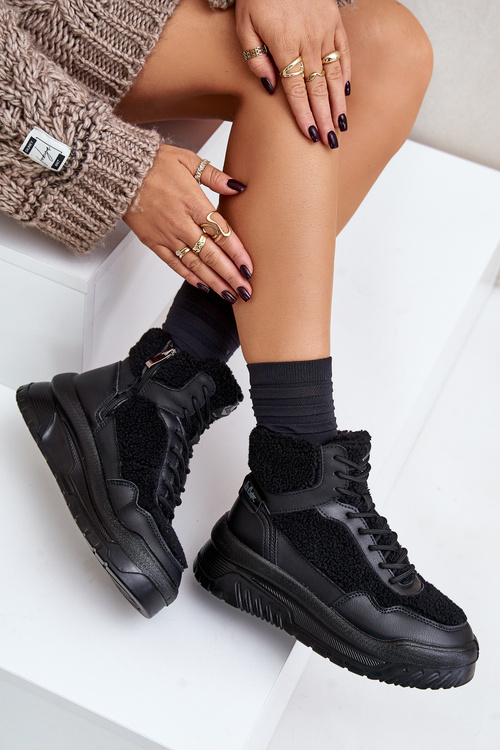 Damskie Sneakersy Z Futerkiem Typu Baranek Na Platformie Czarne Lee Cooper LCJ-24-47-3145