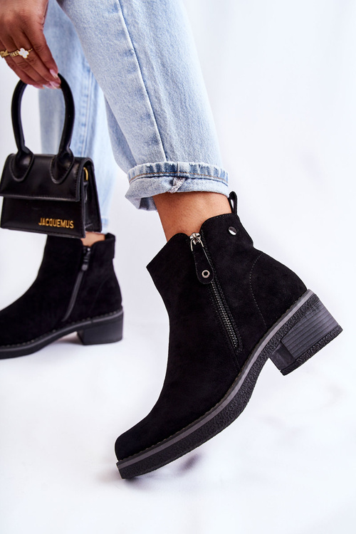 Suede boots on a low post Black Laurisa