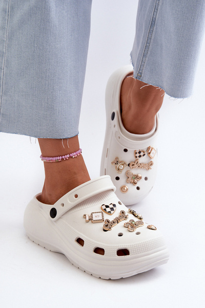 Women's Lightweight Foam Flip Flops with Thick Sole and Decorative Pins White Effiora