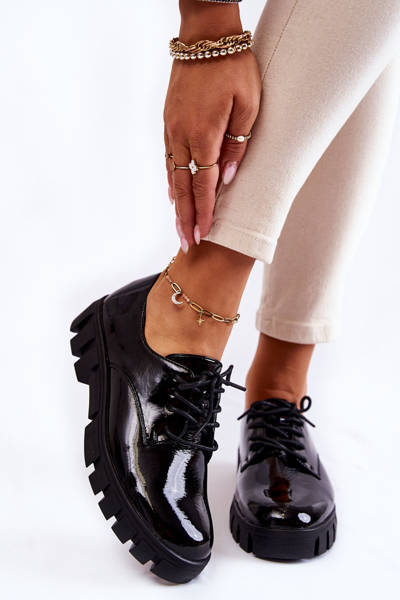 Półbuty Modne Lakier Wiązane Czarne Gwendy