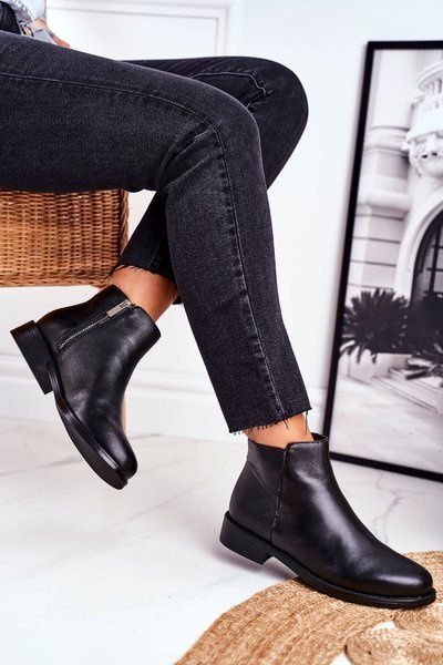 Women’s Boots On Flat Heel Leather Black Fernir