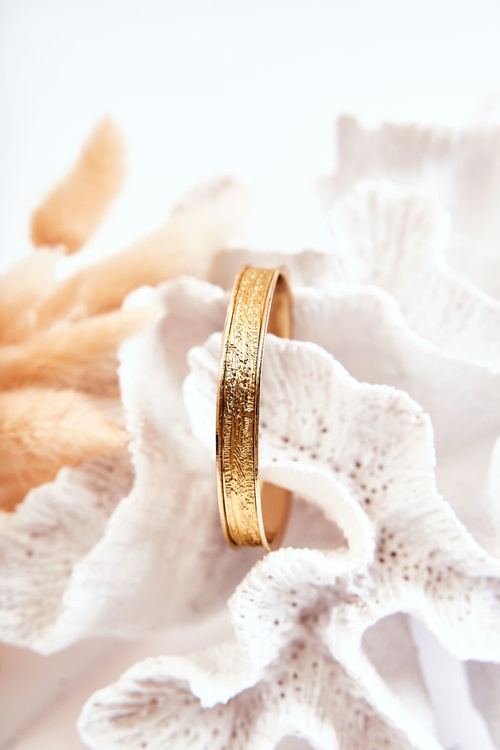 Women's Slip-on Bracelet With Embossing Gold