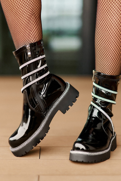 Lacquered Ankle Boots With Decoration Black Kikizelle