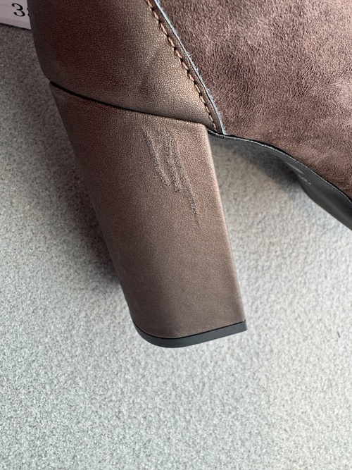 Suede Pumps On Heel Brown Laura Messi 2702