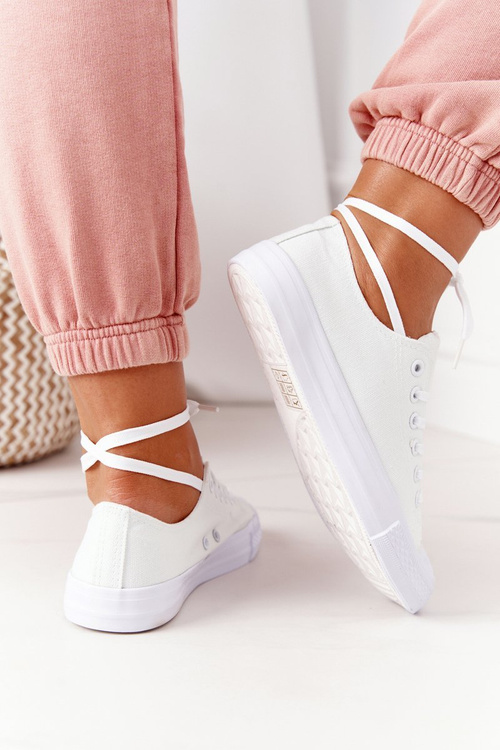 Classic Women's Sneakers White Omerta
