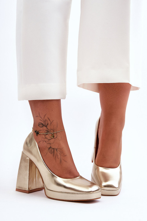 Leather Pumps On Massive Heel Gold Rosalia