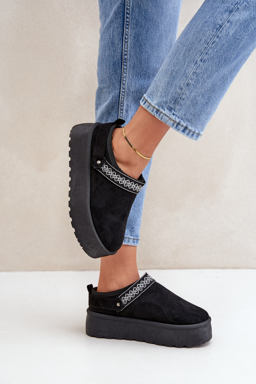 Snow Boots With Decorative Embroidery Black Selithria