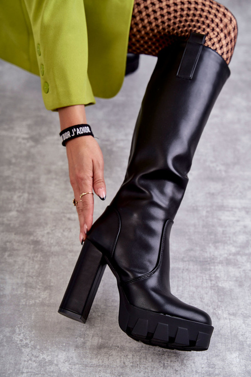 Fashionable Leather Boots On The Platform Black Isabell