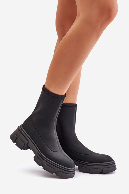 Slip-on Boots On Flat Heel Black Ravendria