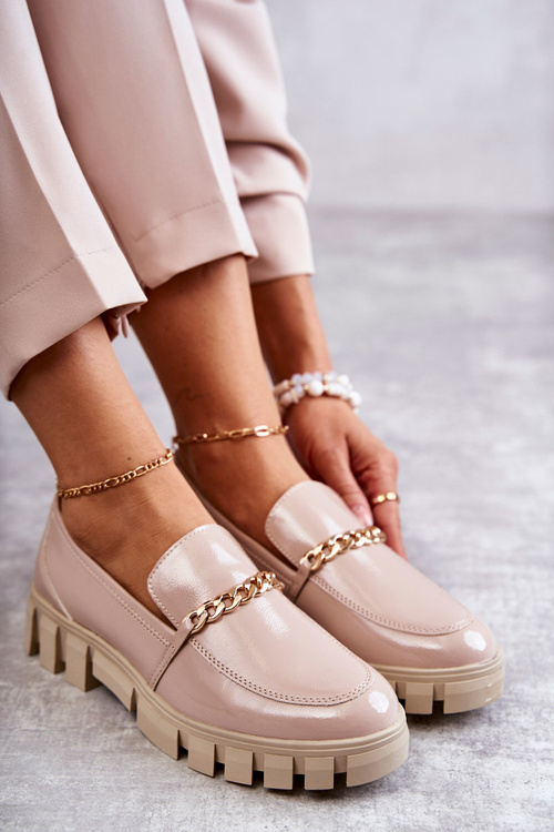 Lacquered shoes with a chain Beige Anne