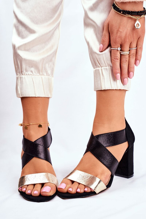 Eleganckie Wsuwane Sandały Na Słupku Czarno-Złote Varina