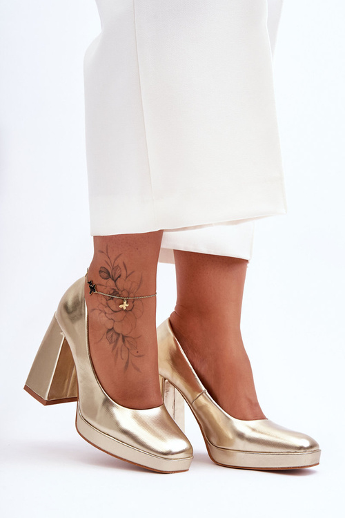 Leather Pumps On Massive Heel Gold Rosalia